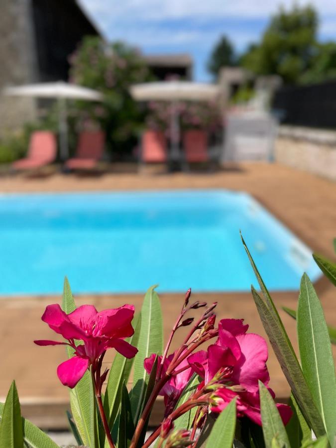 Maison D'Hotes - Le Logis Du Medoc Hotell Saint-Yzans-de-Médoc Exteriör bild