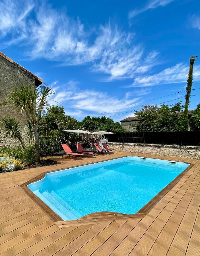 Maison D'Hotes - Le Logis Du Medoc Hotell Saint-Yzans-de-Médoc Exteriör bild