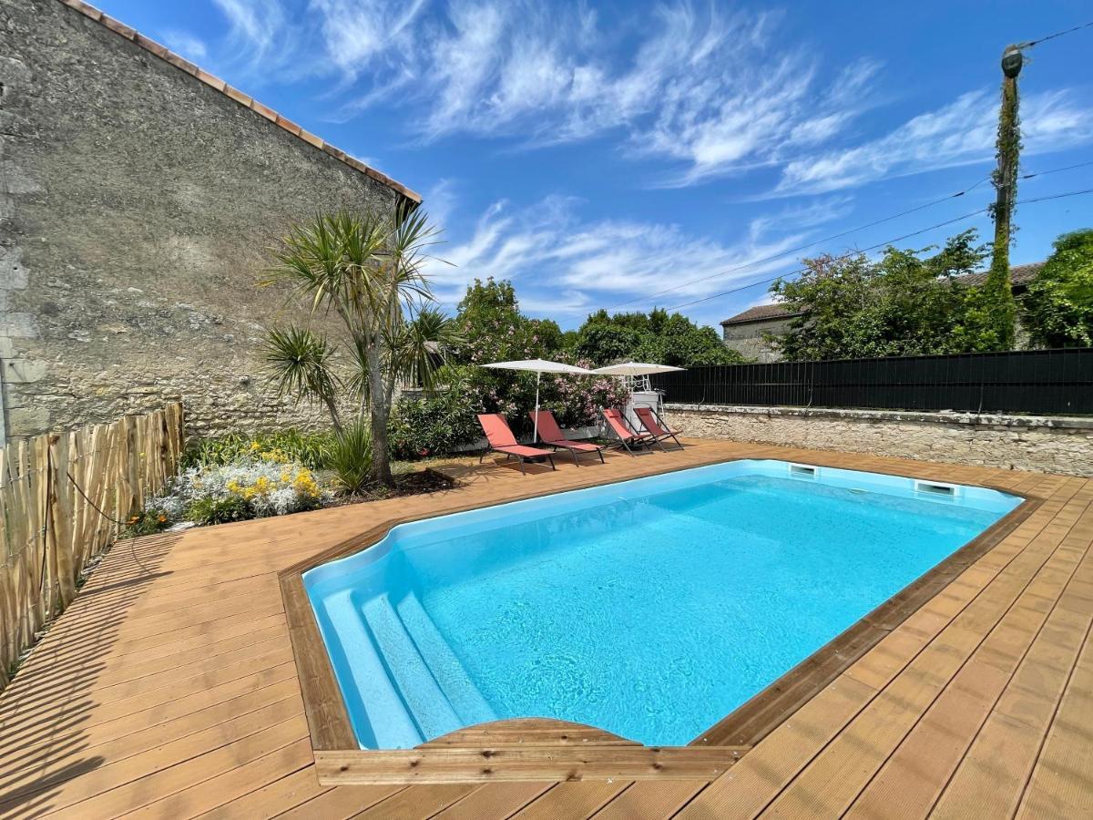 Maison D'Hotes - Le Logis Du Medoc Hotell Saint-Yzans-de-Médoc Exteriör bild