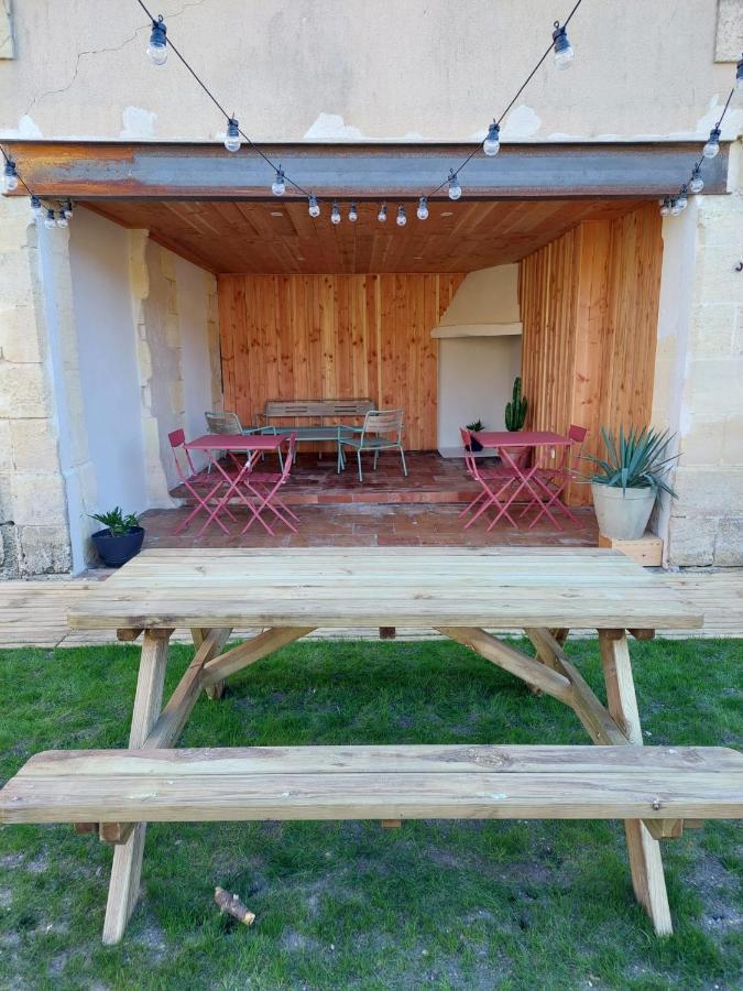 Maison D'Hotes - Le Logis Du Medoc Hotell Saint-Yzans-de-Médoc Exteriör bild