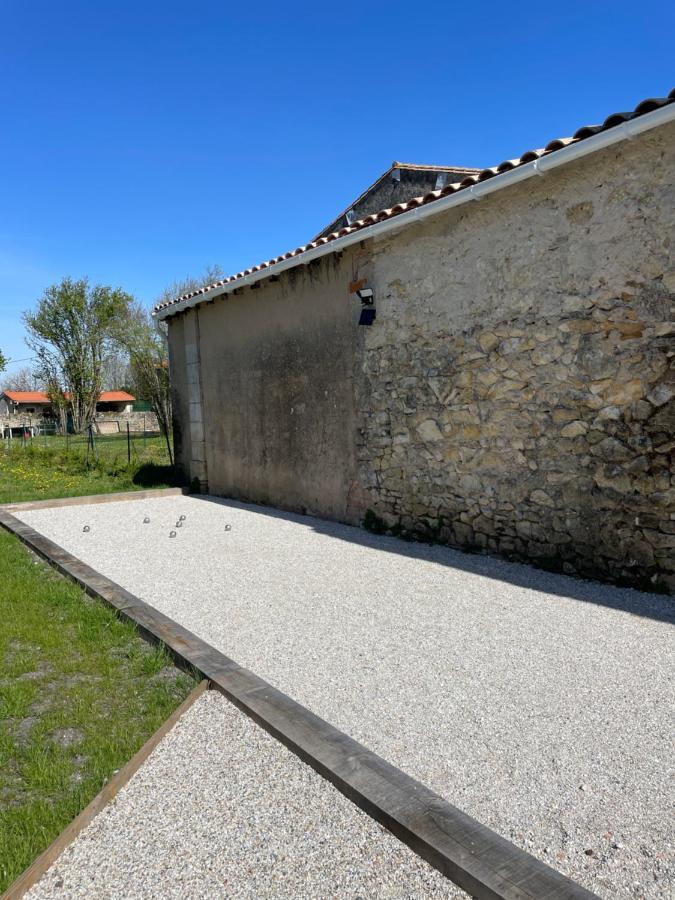 Maison D'Hotes - Le Logis Du Medoc Hotell Saint-Yzans-de-Médoc Exteriör bild